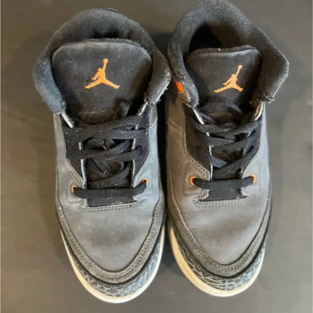 Sizee 3y Nike Air Jordan Retro 3 Fear Pack Kids DM0966-080 Grey Orange Shoes
